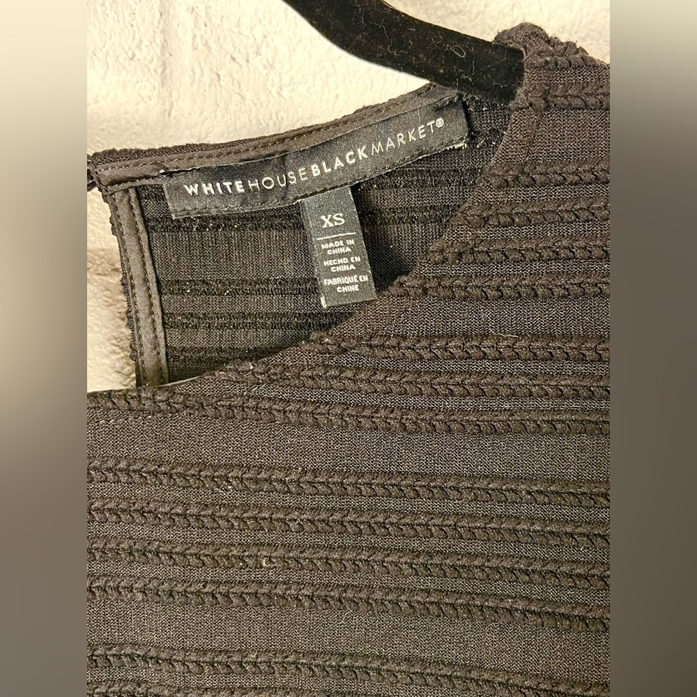 White House Black Market Textured Black Blouse XS - Picture 4 of 4